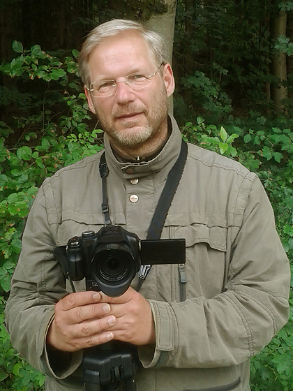 Por&shy;trait von Emil Jenne, In&shy;ha&shy;ber Ver&shy;lag Mensch und Ge&shy;dan&shy;ke